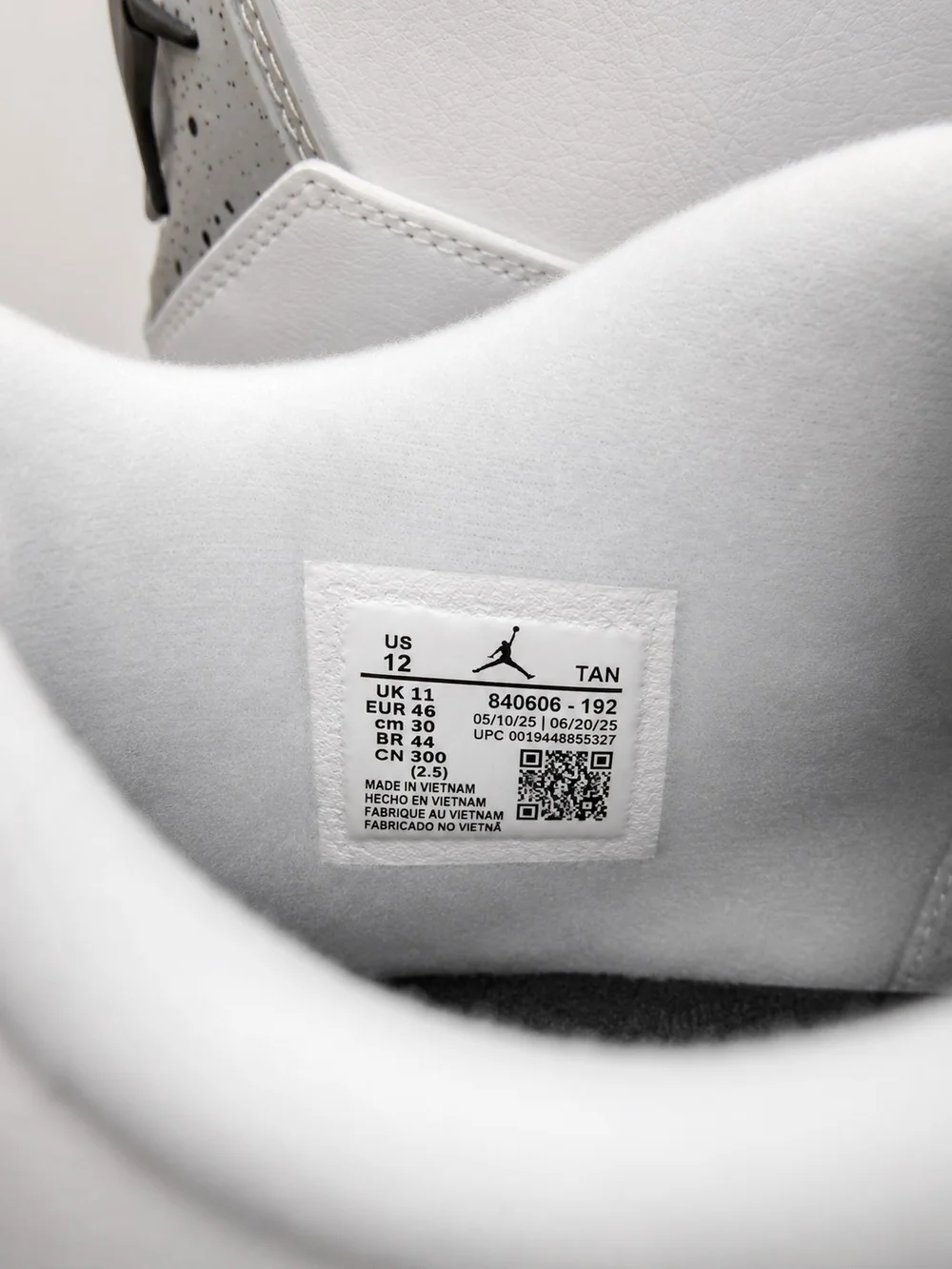 Air Jordan 4 Retro White/Black/Red Sneakers